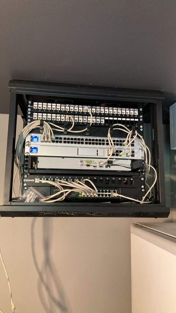 Estetycznie wykonana instalacja w nowym domu jednorodzinnym